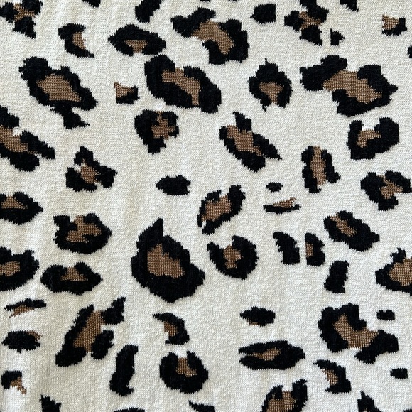 Field Flower from Anthropologie Animal Print Short Sleeve Sweater Medium - Picture 4 of 9